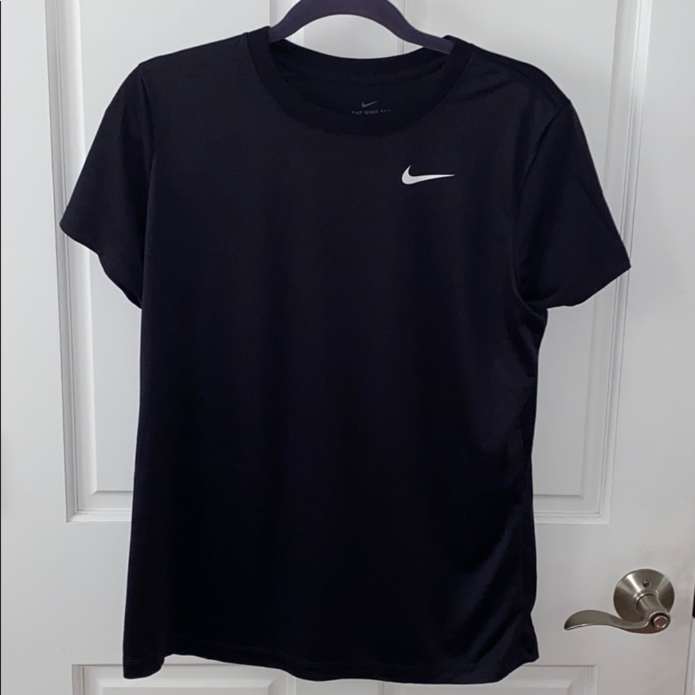 Nike Women’s Dry Legend T-shirt.  NWT